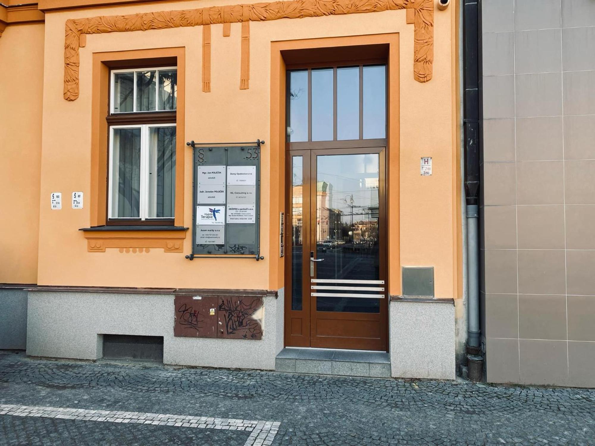 Kompletne Vybavene U Divadla - Wi-fi Zdarma Apartment